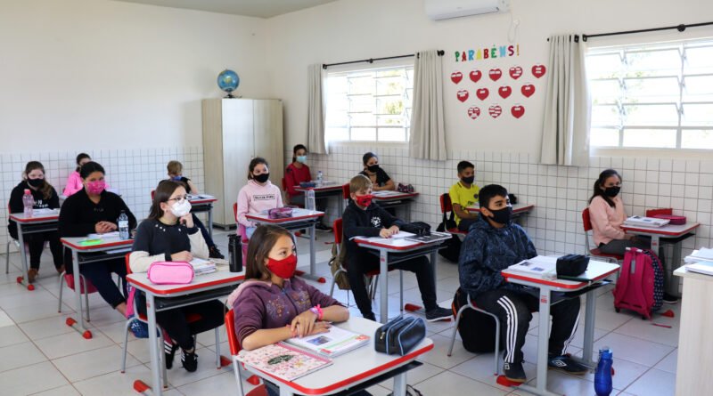 A partir da próxima segunda-feira todos os alunos frequentarão as aulas presenciais