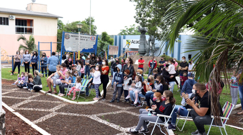 O evento foi realizado neste domingo na praça central com programação durante todo o dia