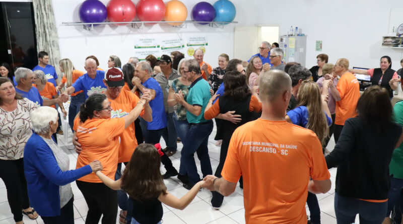 O encontro foi marcado por muita alegria, música e dança